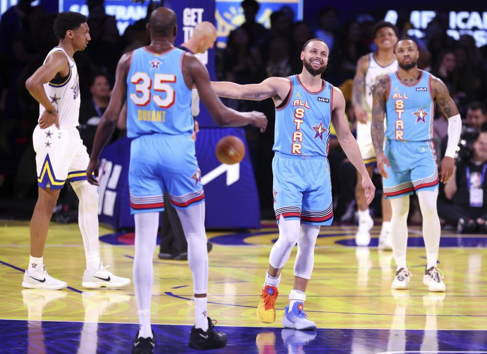 今晚报:王钰栋伤无大碍 久帅或轮换尝试新阵