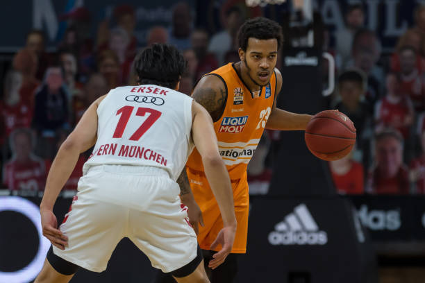 英媒曝曼联被告知姆贝莫标价为6250万镑 和库尼亚价格相同