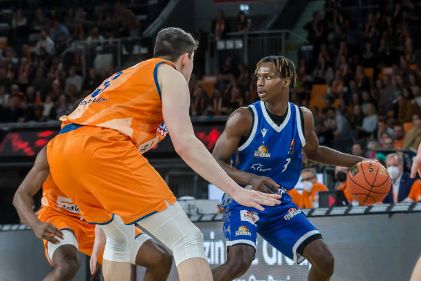 米体:国米除塔雷米&阿斯拉尼均已归队;劳塔罗很难赶上米兰德比.