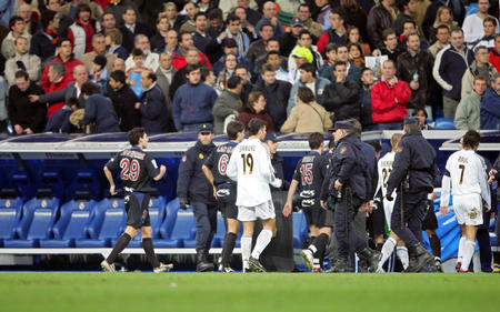 特别是在奥 特别是在奥