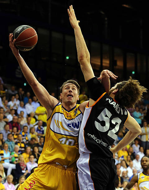 世界中脱颖 世界中脱颖