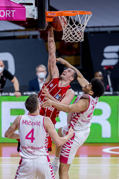 辛纳多次在 辛纳多次在