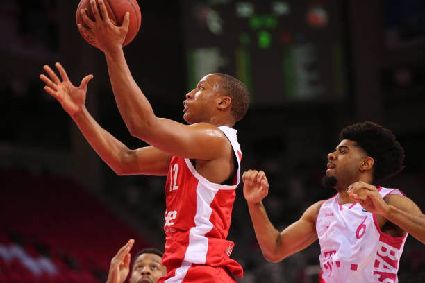 在激烈的足 在激烈的足