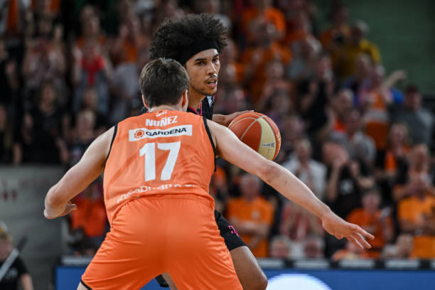 体育WTT澳门赛:“昕雯”组合勇夺混双冠军