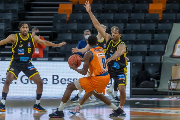 许利民:我们过了山西之后 不是高高在上 我们是来冲击总冠军